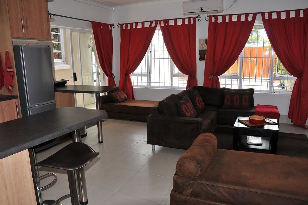 A&A Guesthouse Port Elizabeth Exterior photo